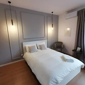 https://urbanika-living-on-the-river-ultra-central-suites.bucharesthotelsnow.com